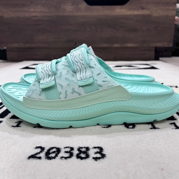 Hoka Ora Luxe Recovery Slides MIST GREEN / TRELLIS - Picture 1 of 7